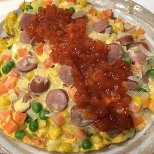 野菜とベーコンのオムレツトマトソースかけ